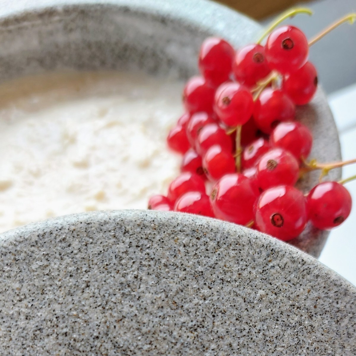 Haferjoghurt im Denk-Keramik-Topf